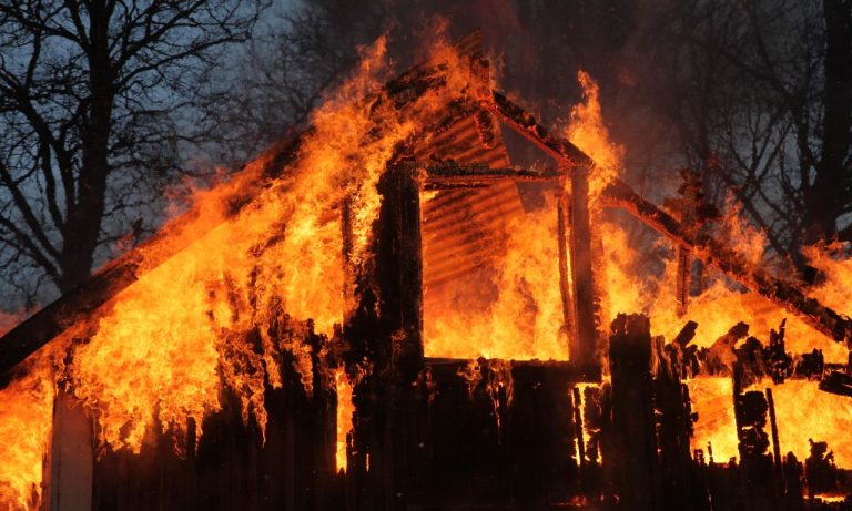 The Spiritual Meaning of Dreaming of a House on Fire